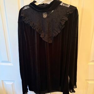 Elegant Black Lace Velvet Top